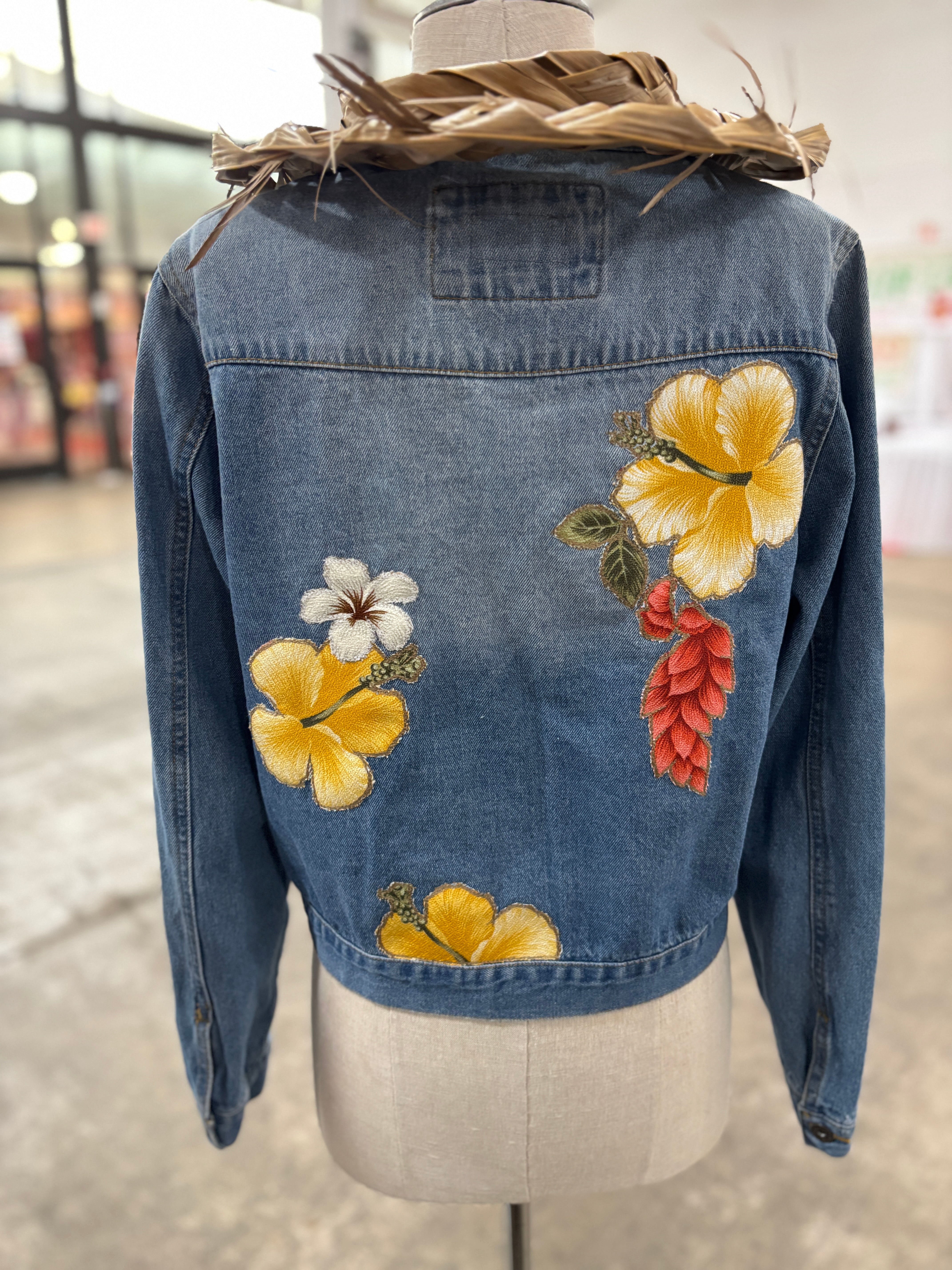Yellow Hibiscus, Shell Ginger & Plumerias || Small – Eclectic