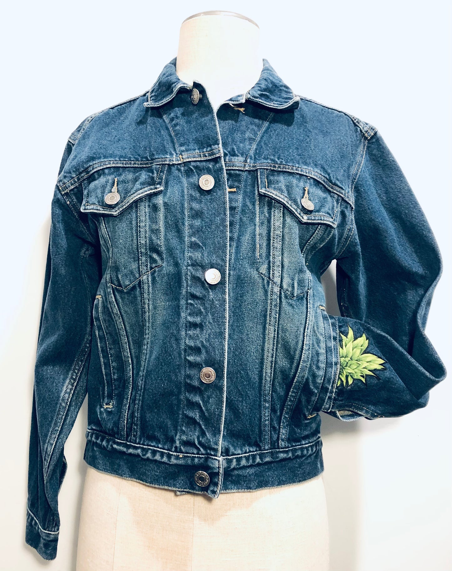 Pineapples || Medium